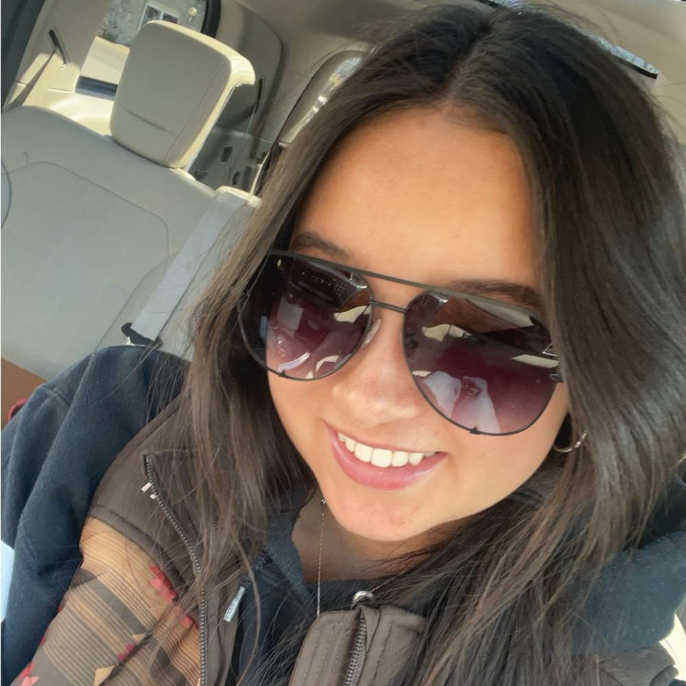 Meet your Posher, Lauren